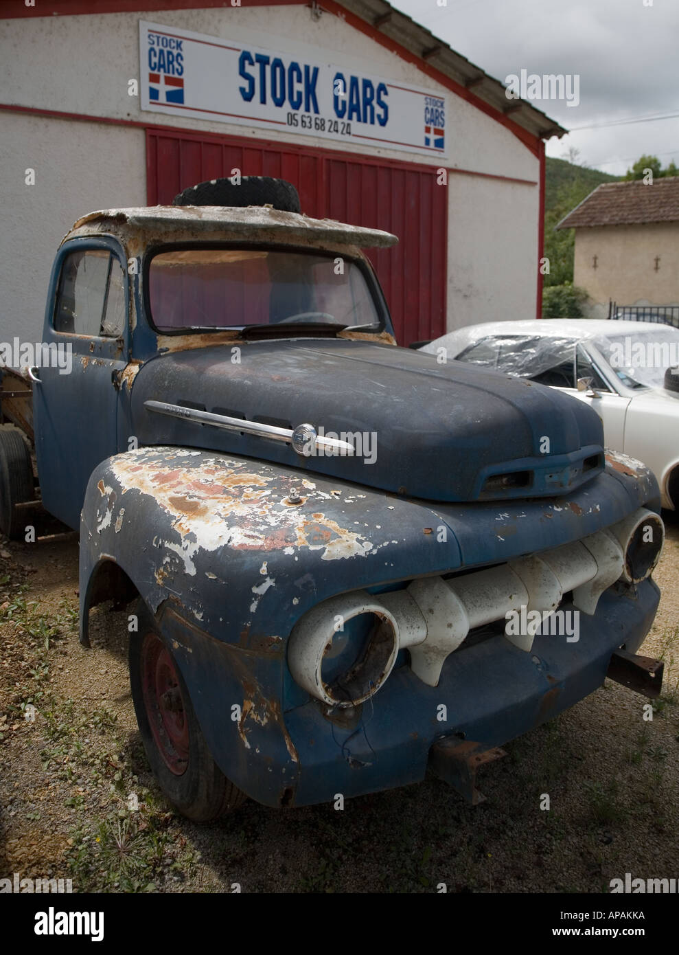 Rusty Ford Stock Car Scrap Yard USA Stock Photo Alamy