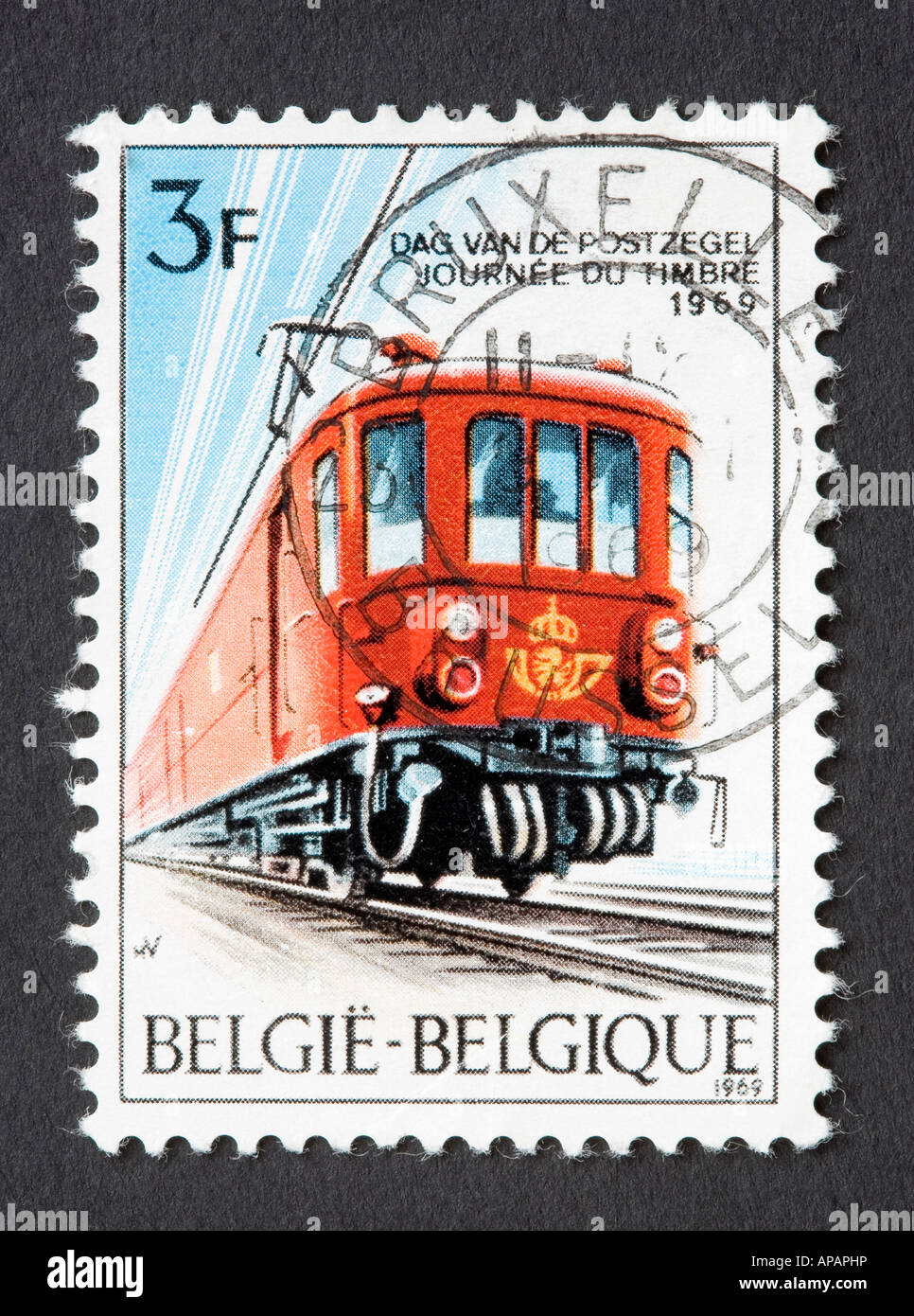 Red postage stamp hi-res stock photography and images - Alamy