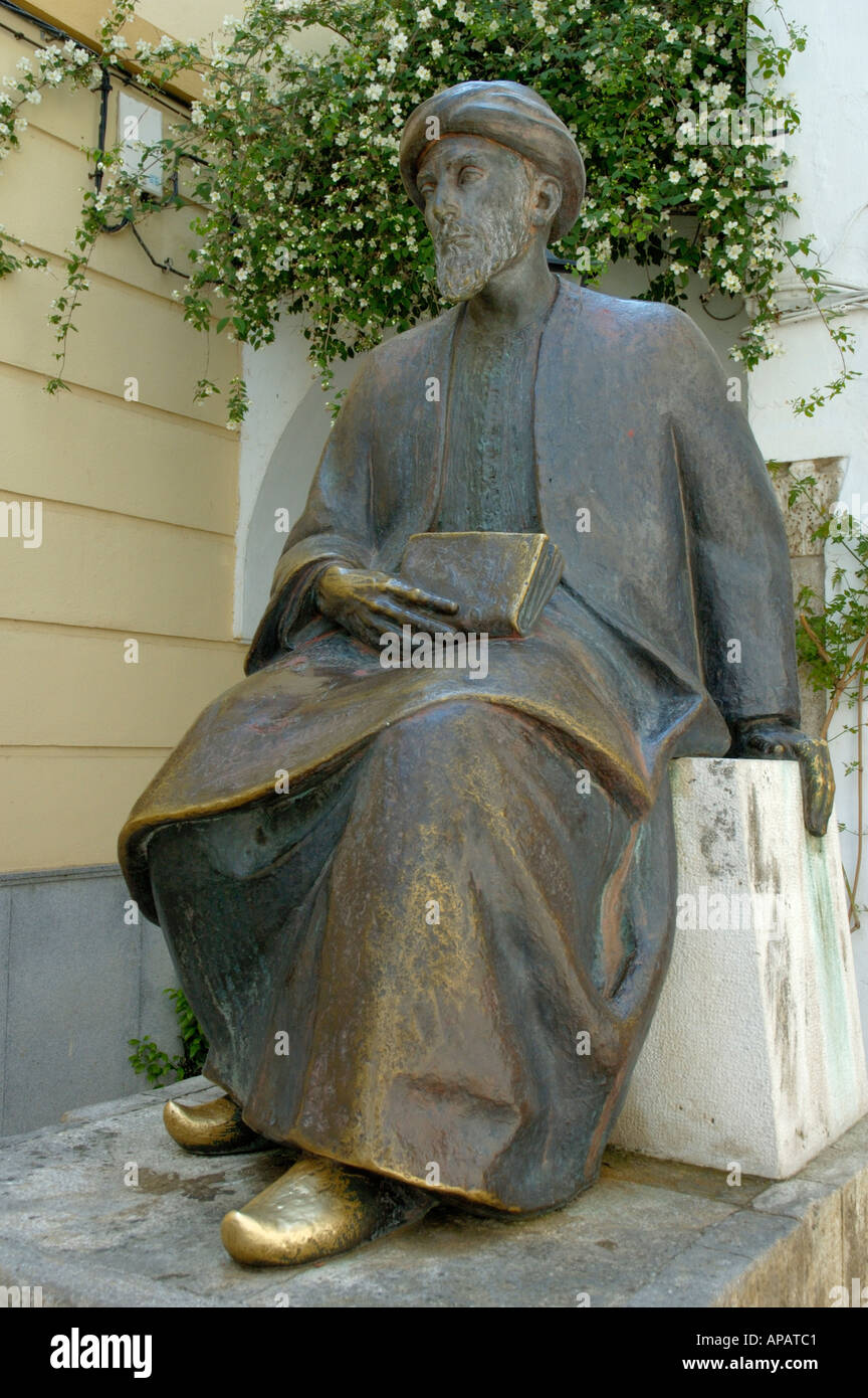 Bronze statue of the Jewish philosopher Moses Maimonides, in the Jewish Quarter of Cordoba, Andalucia, Spain. Stock Photo