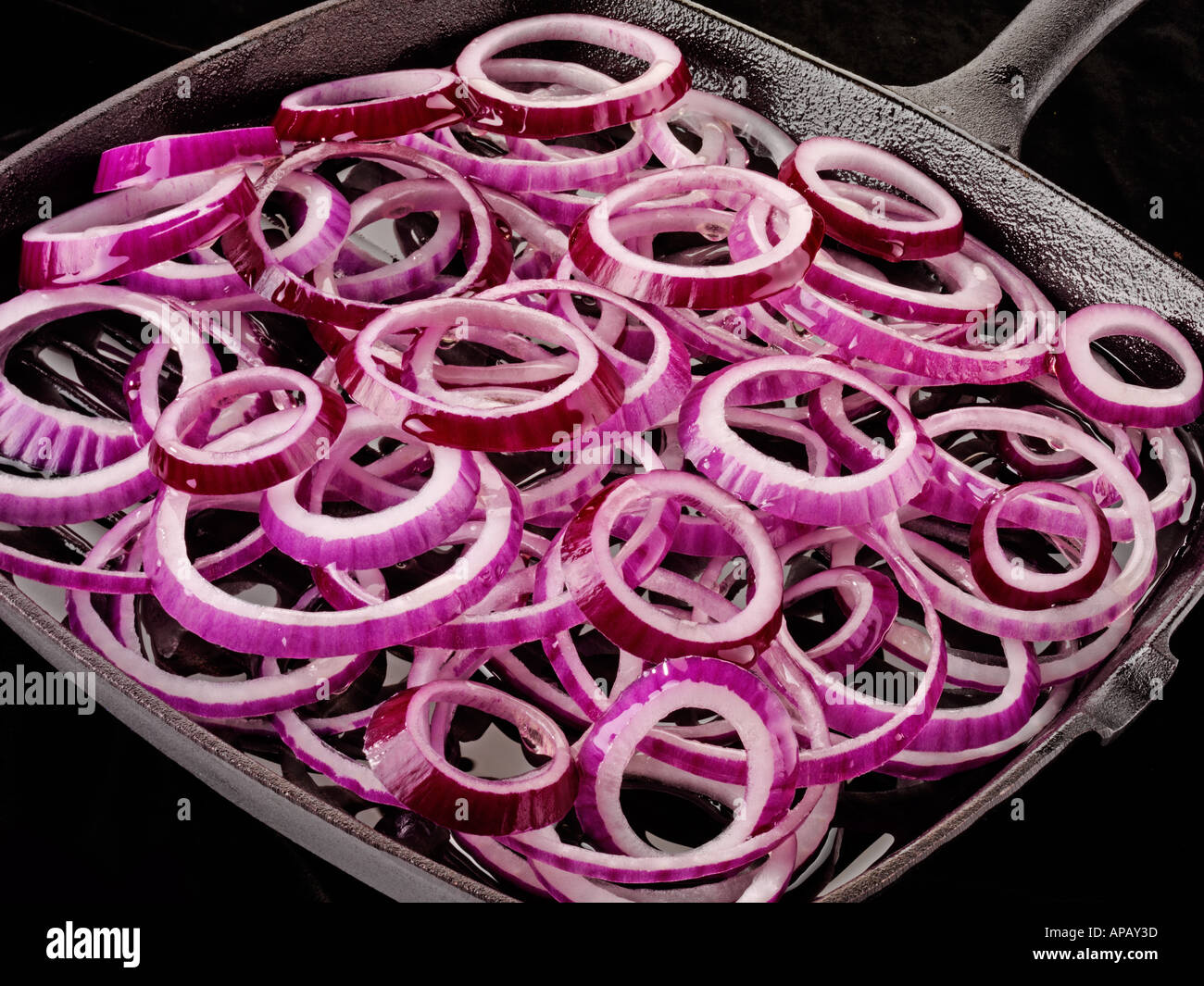 Cooking onions skillet hi-res stock photography and images - Alamy