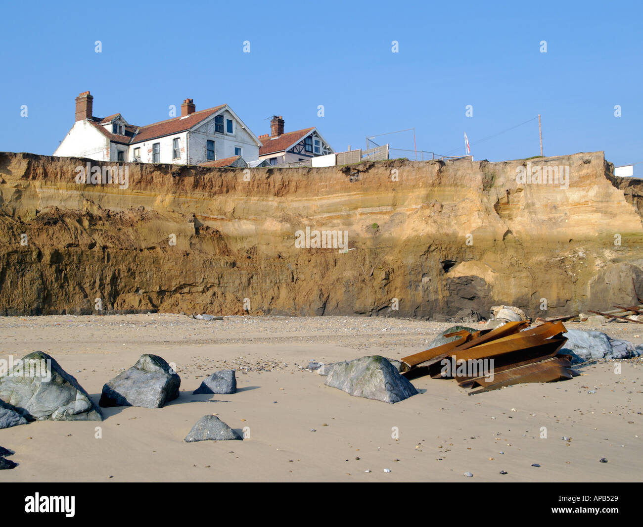 HAPPISBURGH CLIFF TOP PROPERTIES AND SANDY BEACH HAPPISBURGH NORFOLK