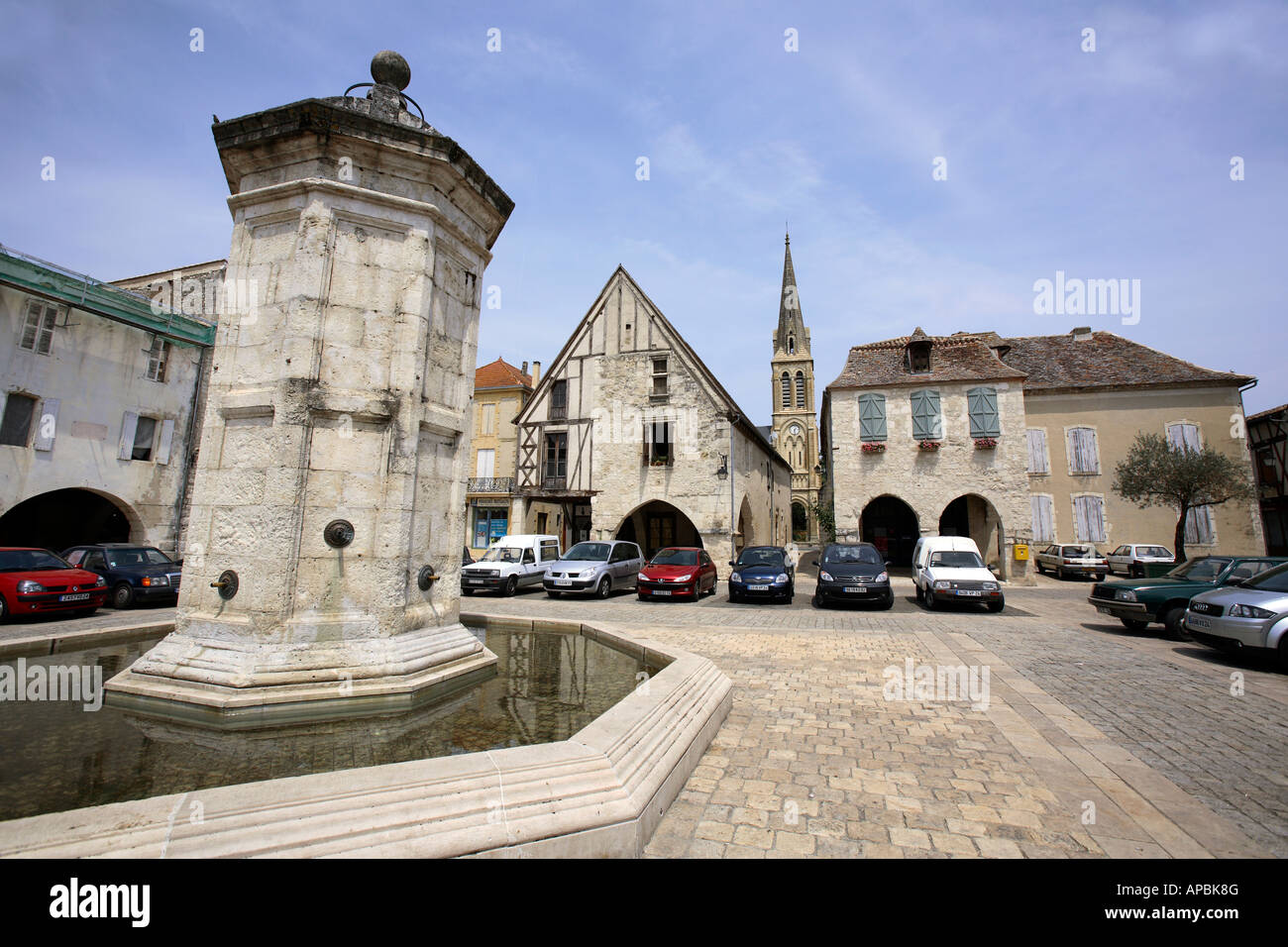 france perigord dordogne eymet view of the main square Stock Photo - Alamy