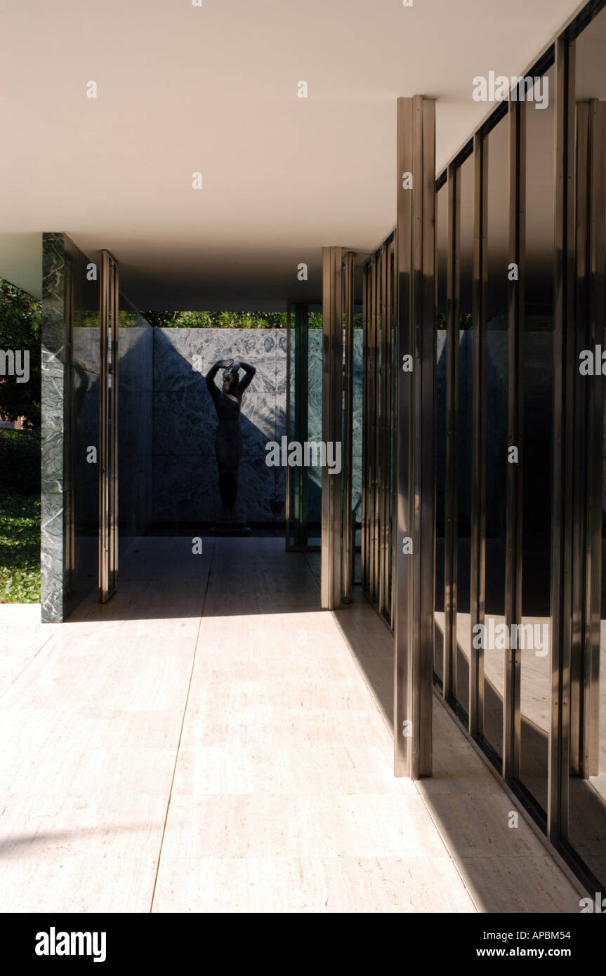 The Barcelona Pavilion, designed by Ludwig Mies van der Rohe and Lilly  Reich in Montjuich. Barcelona. Catalonia. Spain Stock Photo - Alamy, image size:863x1390