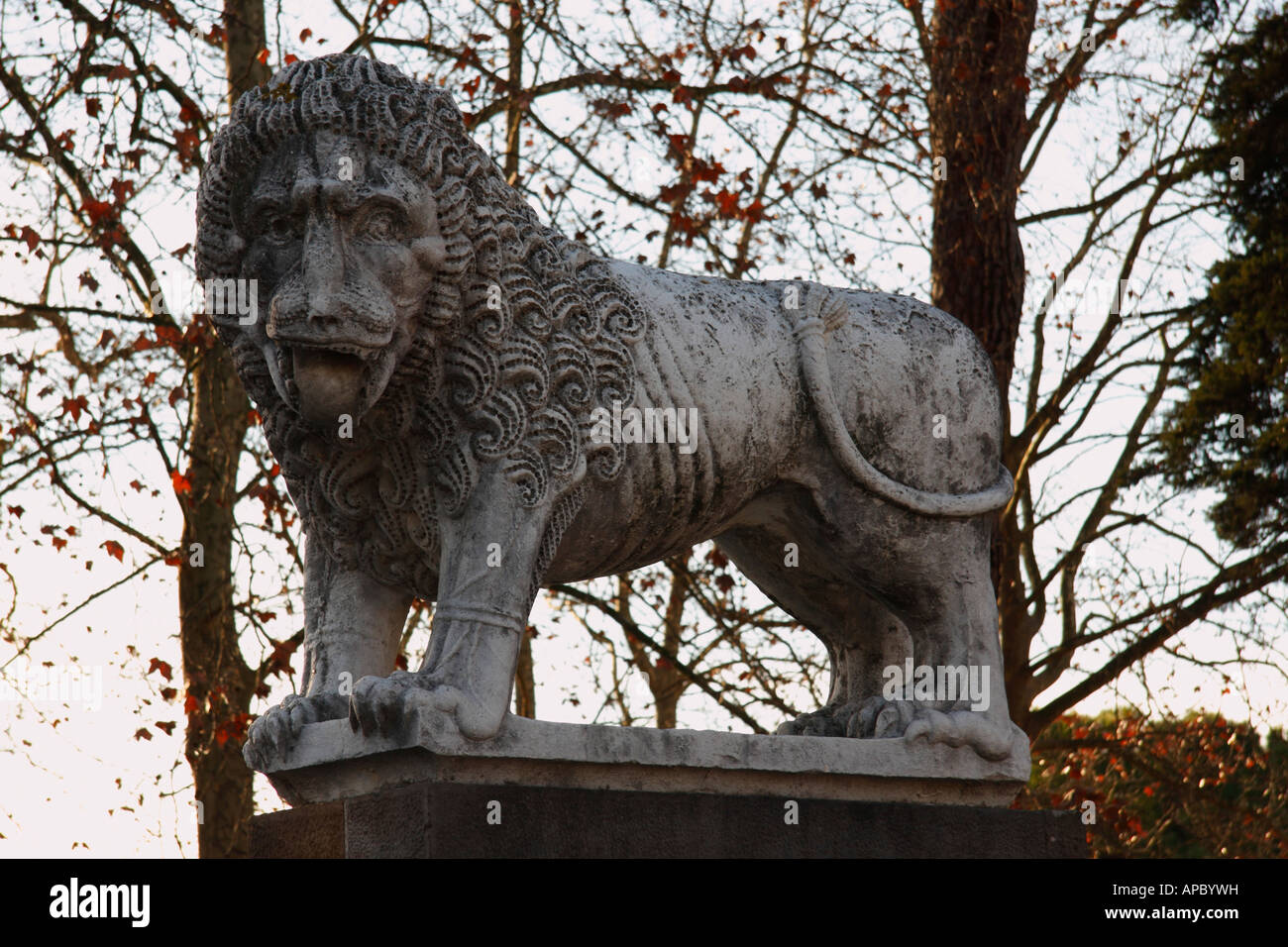 Disegno Di Una Statua Di Leone Generato Dall'ai Illustrazione Di Stock
