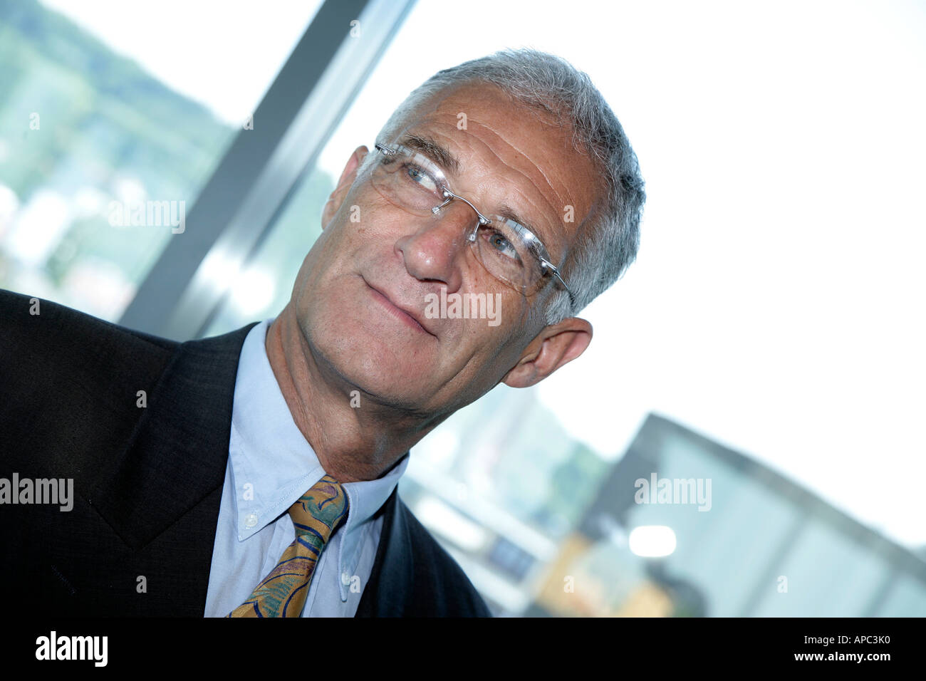 Businessman portrait mature hi-res stock photography and images - Alamy
