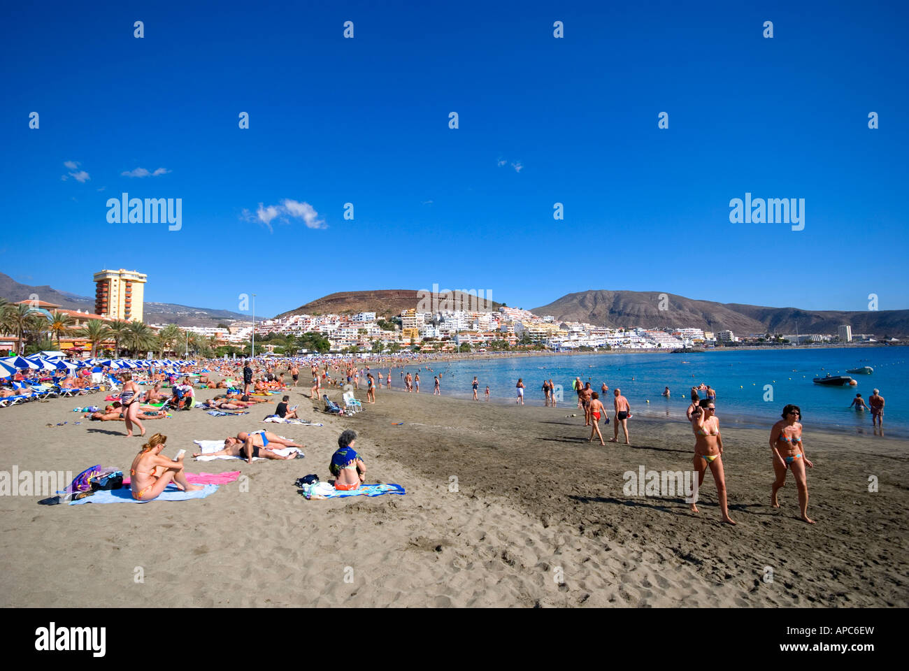 Playa de Las Vistas in Los Cristianos, Tenerife island, is considered one  of the best beaches of the Canary Islands, Spain Stock Photo - Alamy