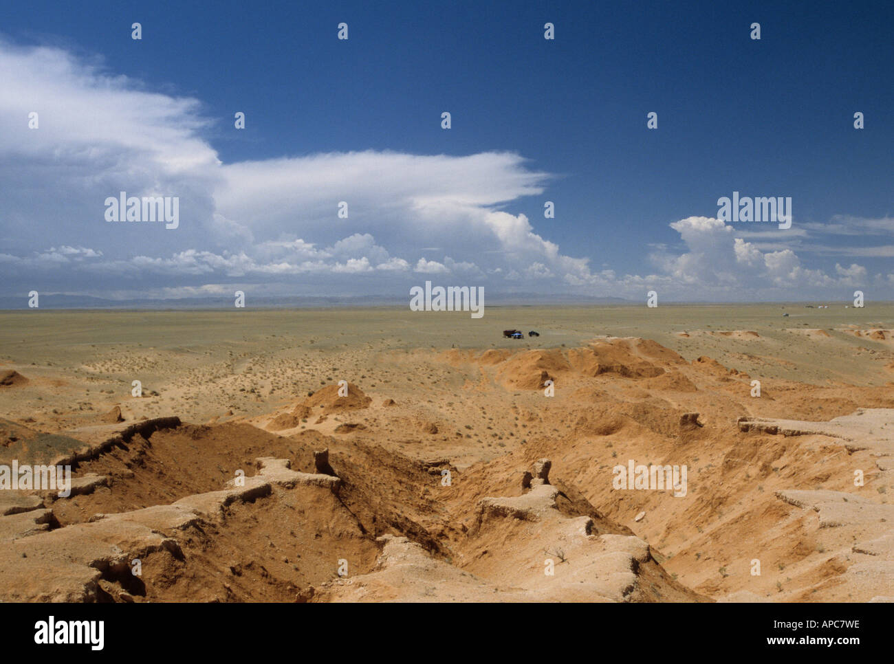 Flaming cliffs gobi Desert Stock Photo - Alamy