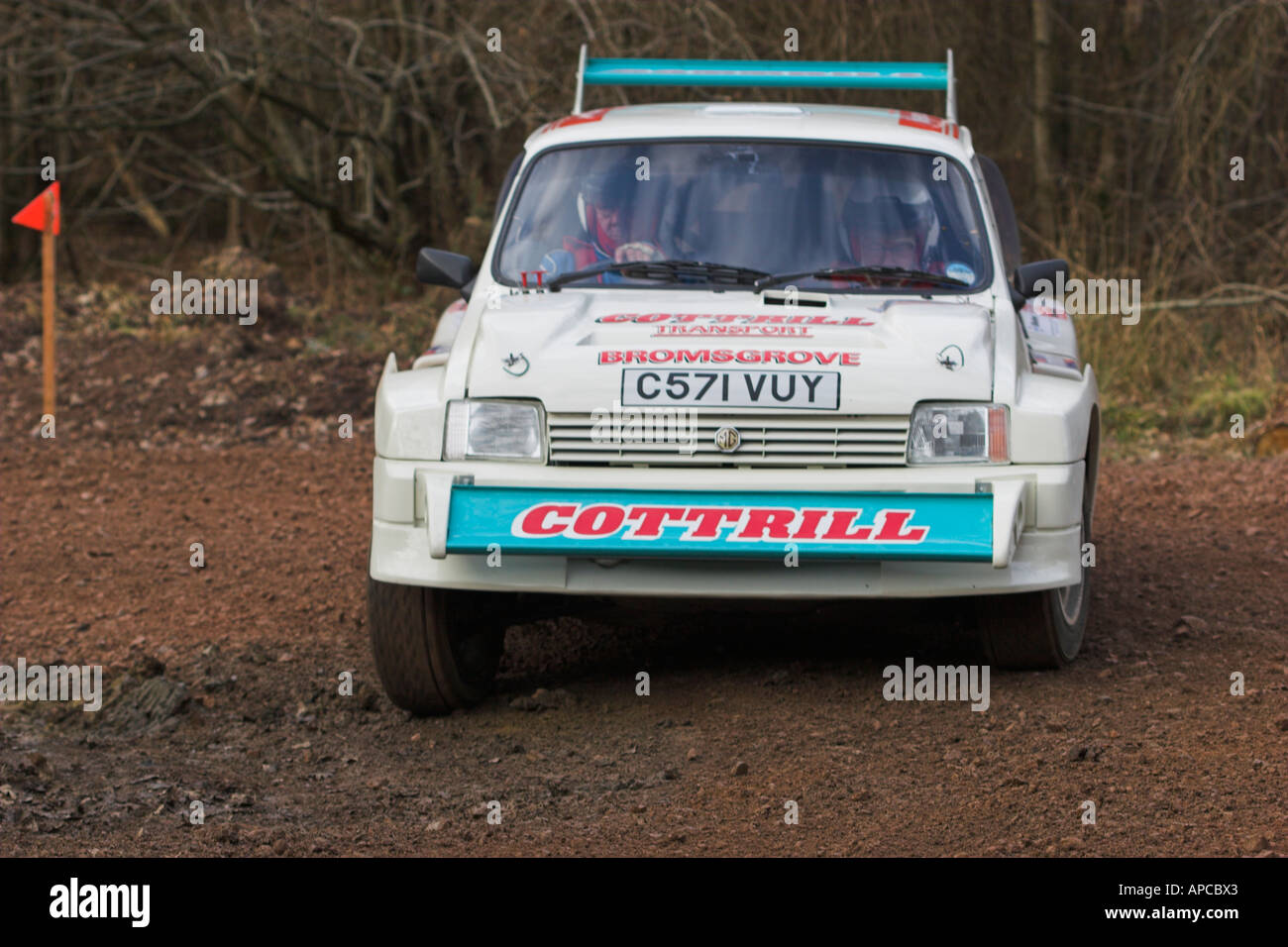 Geoff Cottrill and Chris Clifford in an MG Metro 8R4 during the 2006 Wyedean Rally Stock Photo