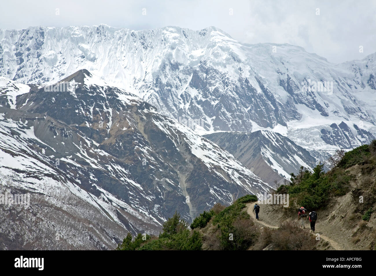 Nepal trekking route hi-res stock photography and images - Alamy