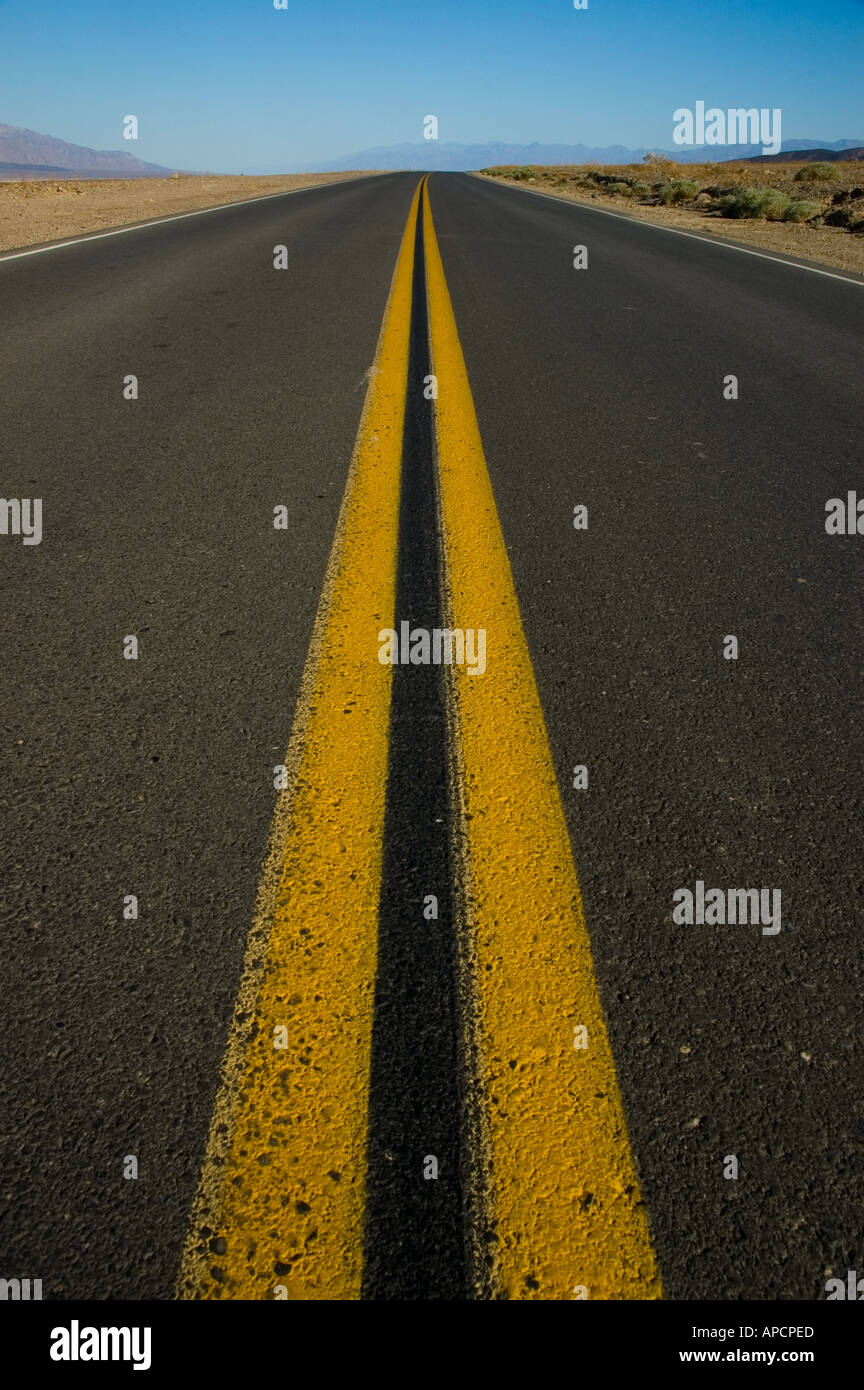 Infinity horizon road death valley hi-res stock photography and images ...