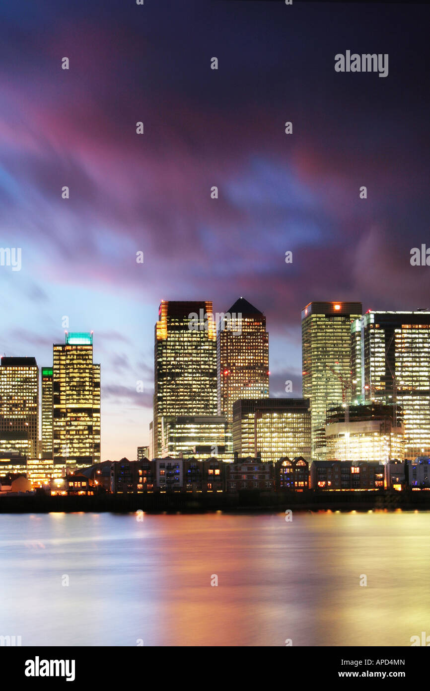 canary wharf at night Stock Photo