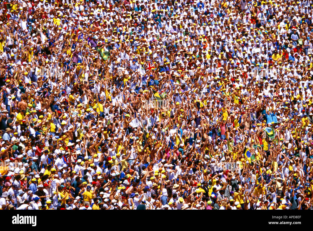 Crowd spectators hi-res stock photography and images - Alamy