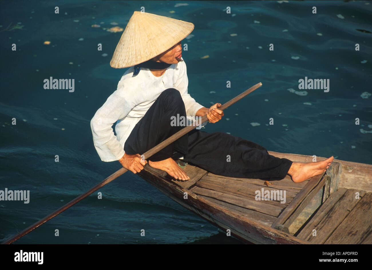 Vietnamesin auf Boot Stock Photo