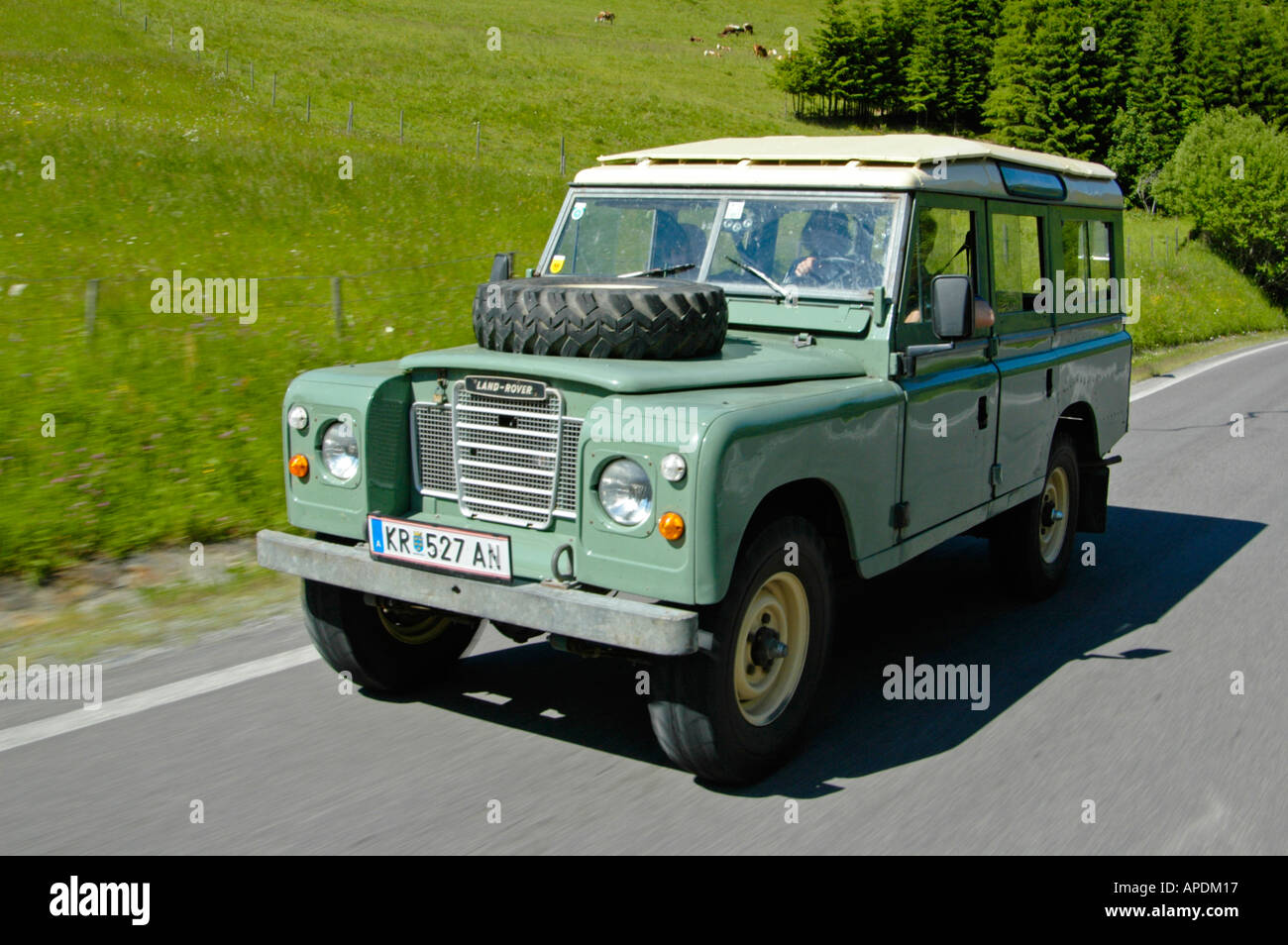 Land Rover 109' Series 2 Pick-Up 2.25 Petrol 1959 - Gallery Aaldering