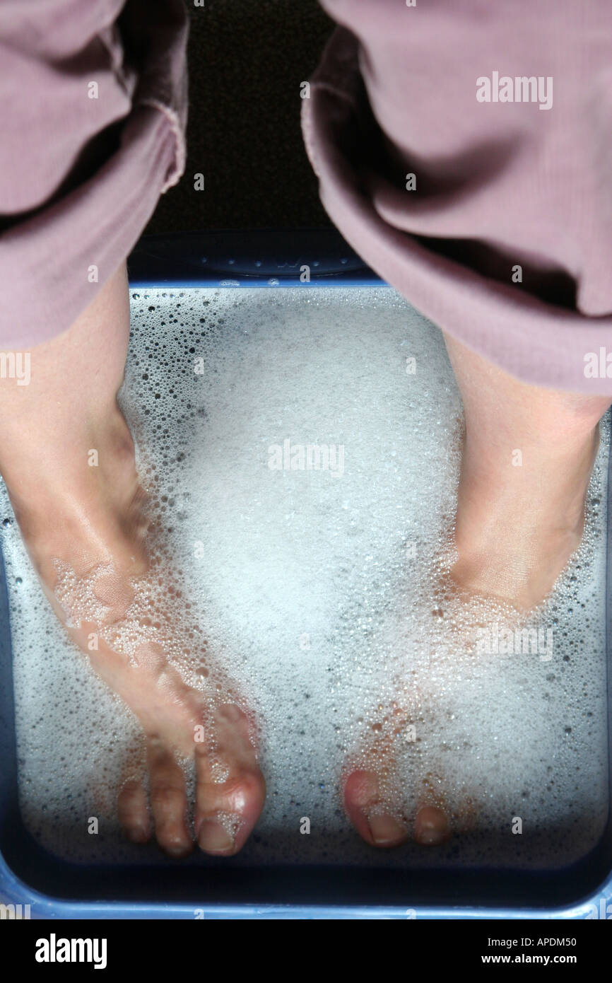 soaking feet in water Stock Photo Alamy