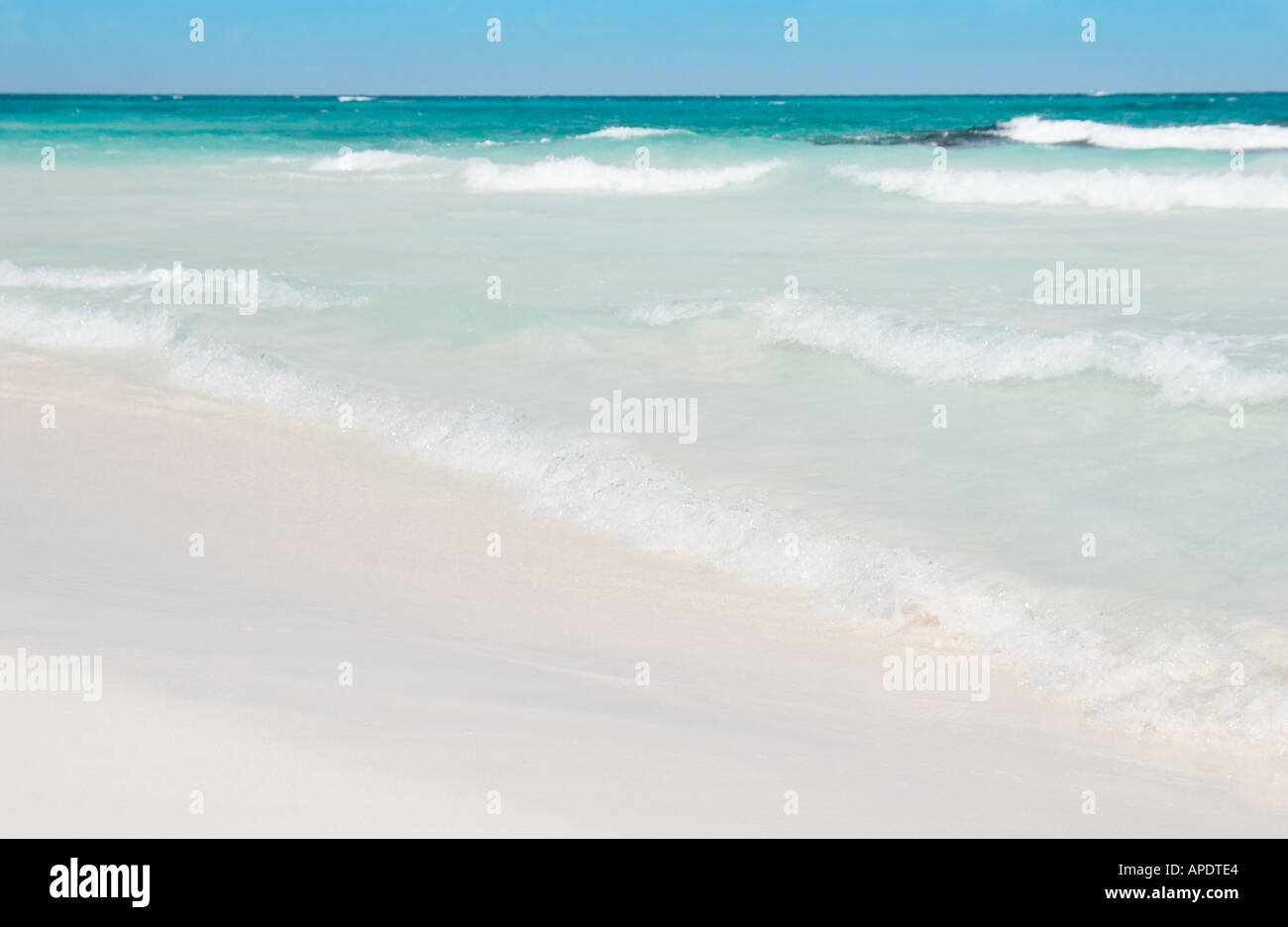 Exotic Wave Oceanfront exotic waves in water hi-res stock photography and images ...
