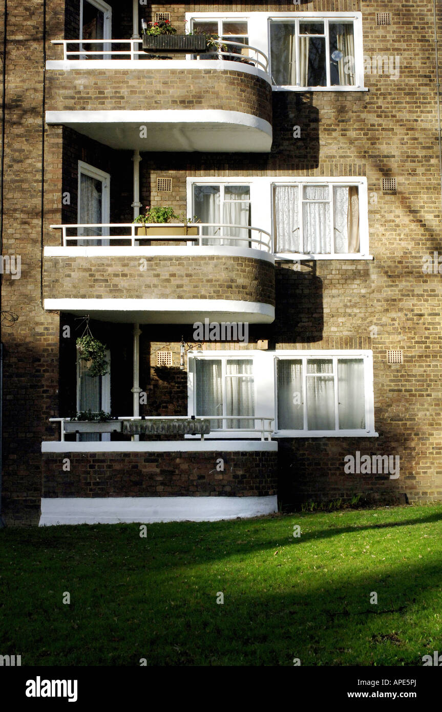 South london housing block hi-res stock photography and images - Alamy