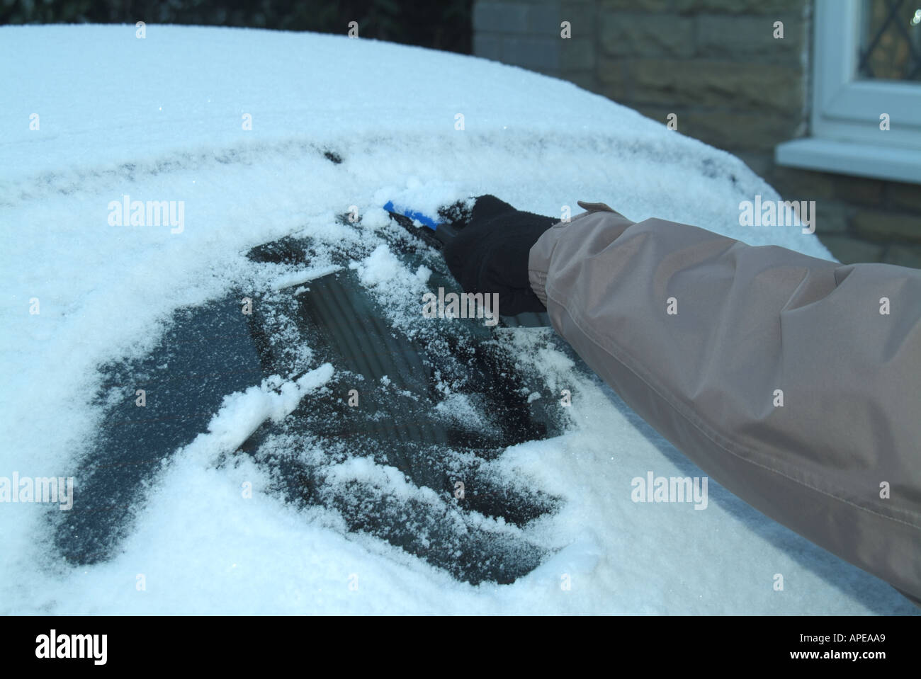 Ford Ka pare-brise couvert de givre Novembre dégeler Photo Stock - Alamy
