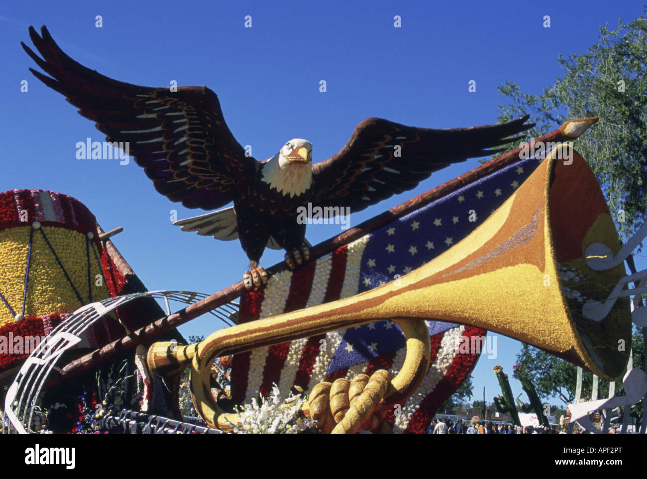 Parade float eagle hi-res stock photography and images - Alamy