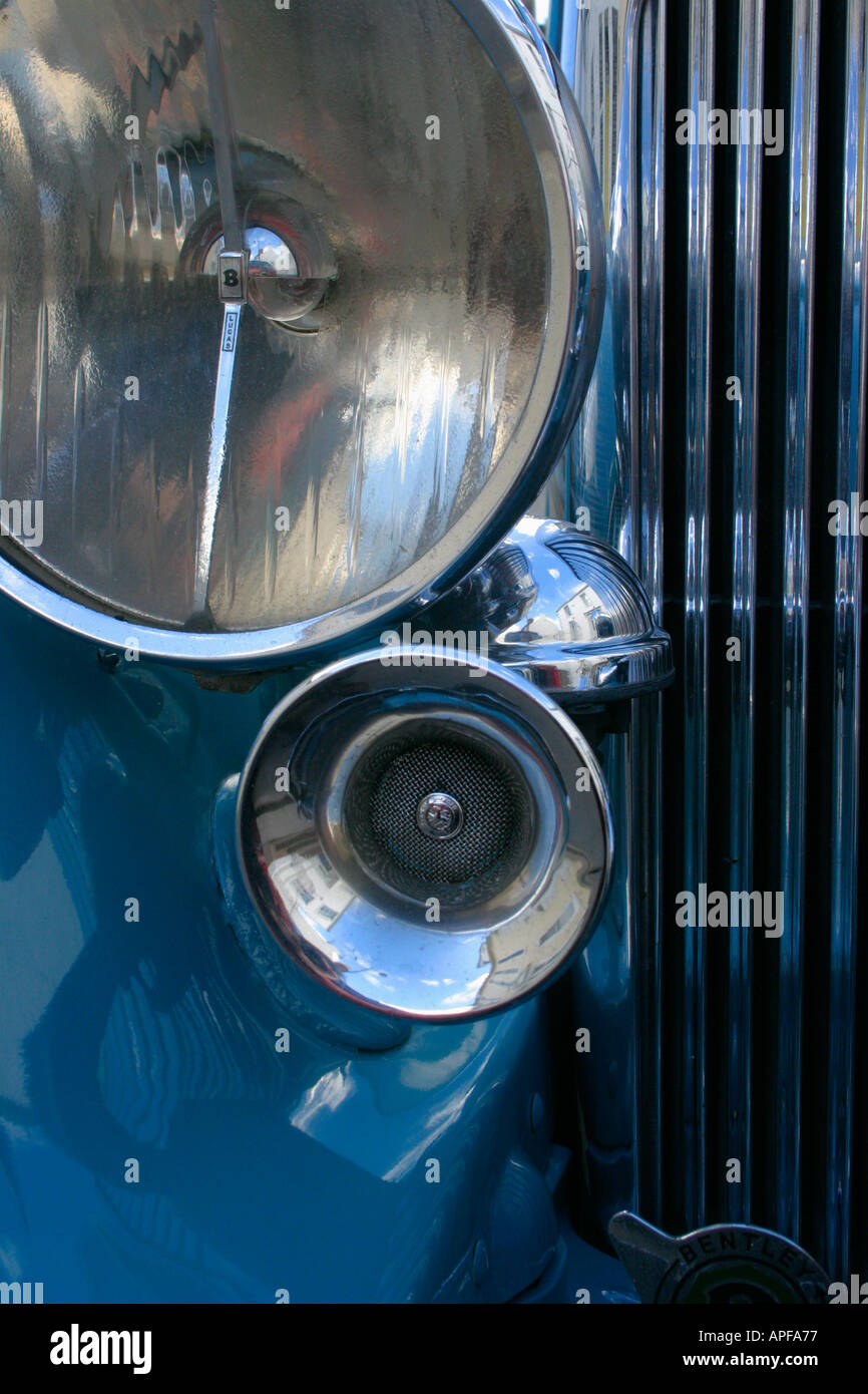 Headlamp and radiator grille of old Bentley car Stock Photo