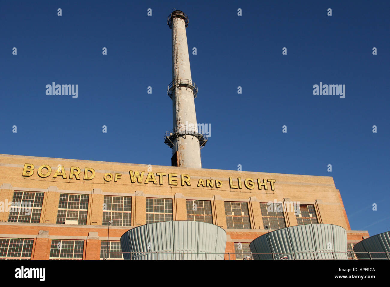 Michigan Lansing,Board of Water & Light,smokestack,cooling fans,MI051018087  Stock Photo - Alamy