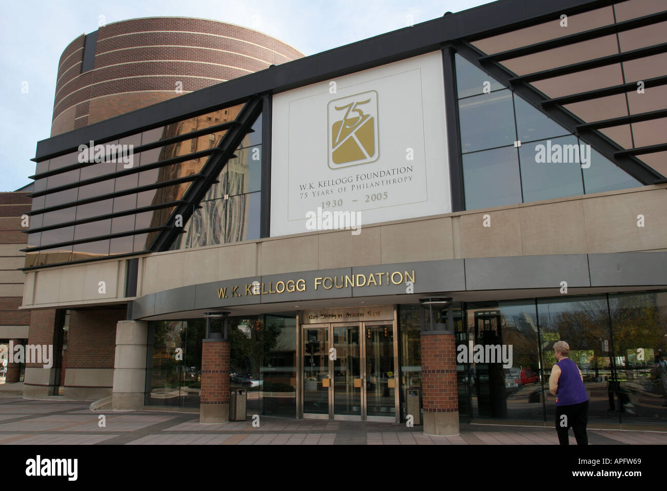 Michigan Battle Creek,W.K. Kellogg Foundation,entrance,front,MI051020047  Stock Photo - Alamy