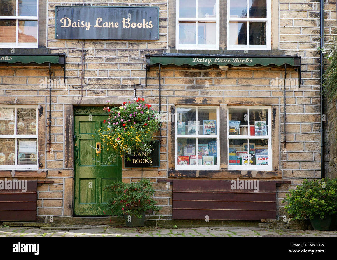 DAISY LANE BOOK SHOP HOLMFIRTH YORKSHIRE ENGLAND Stock Photo Alamy