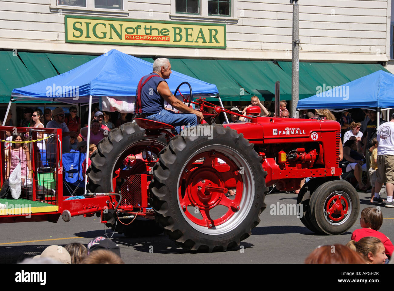 "4th July Parade, Farmall tractor, Sonoma, California Stock Photo Alamy