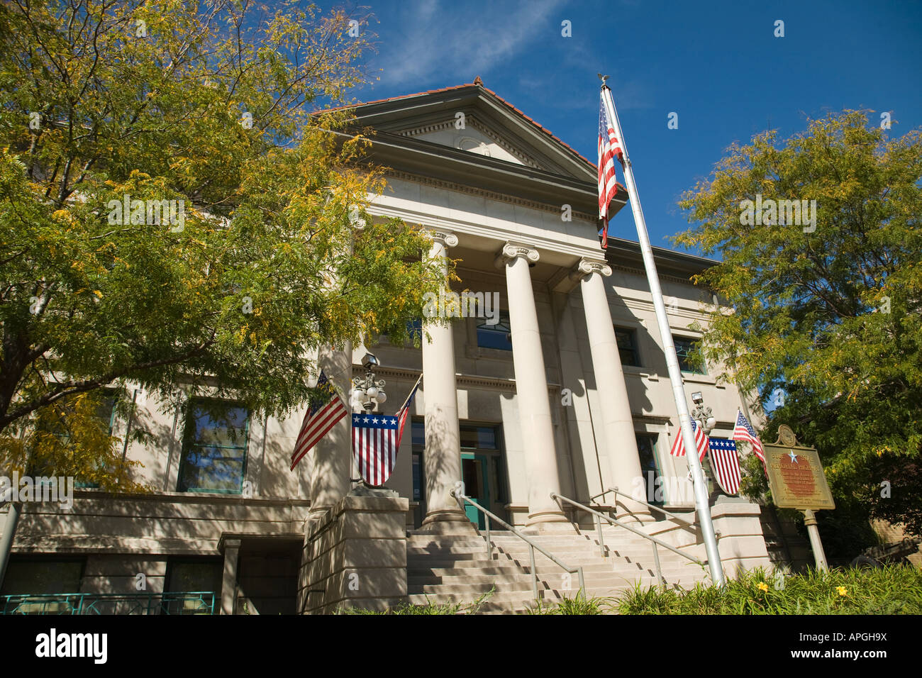 ILLINOIS Rockford Veterans Memorial Hall building US flags and columns