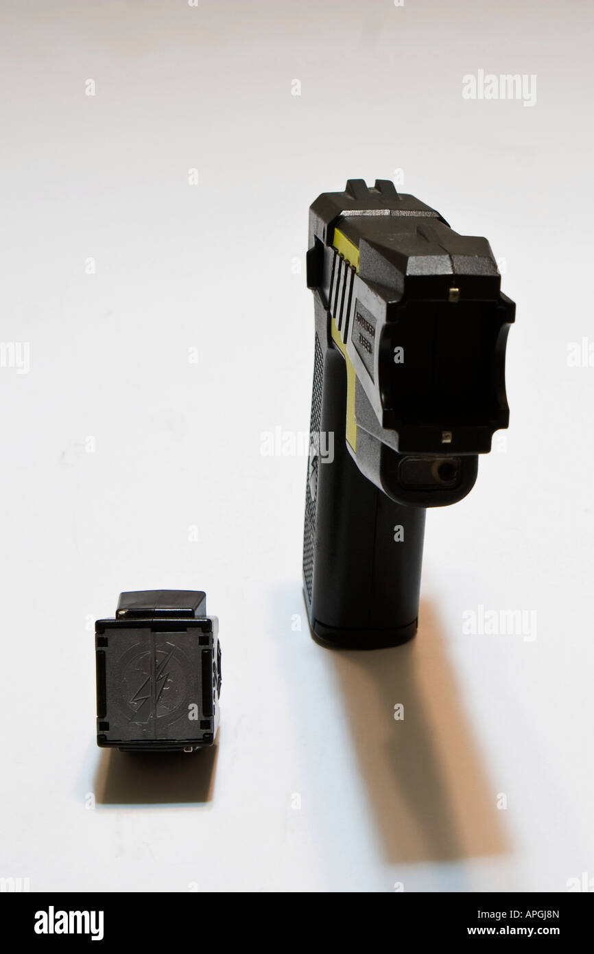 Lethal use of force hires stock photography and images Alamy