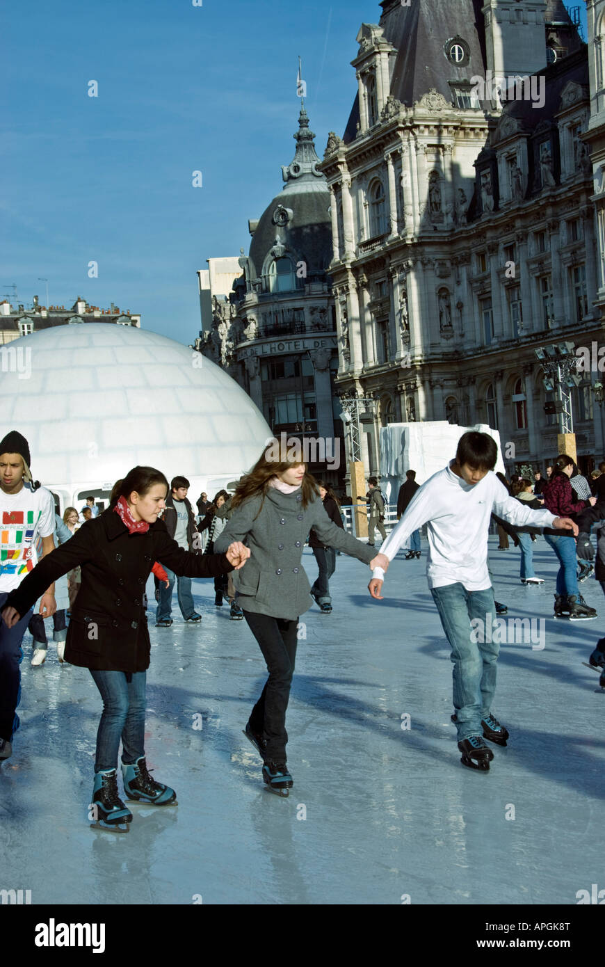 Ice skating rink outdoor france hires stock photography and images Alamy