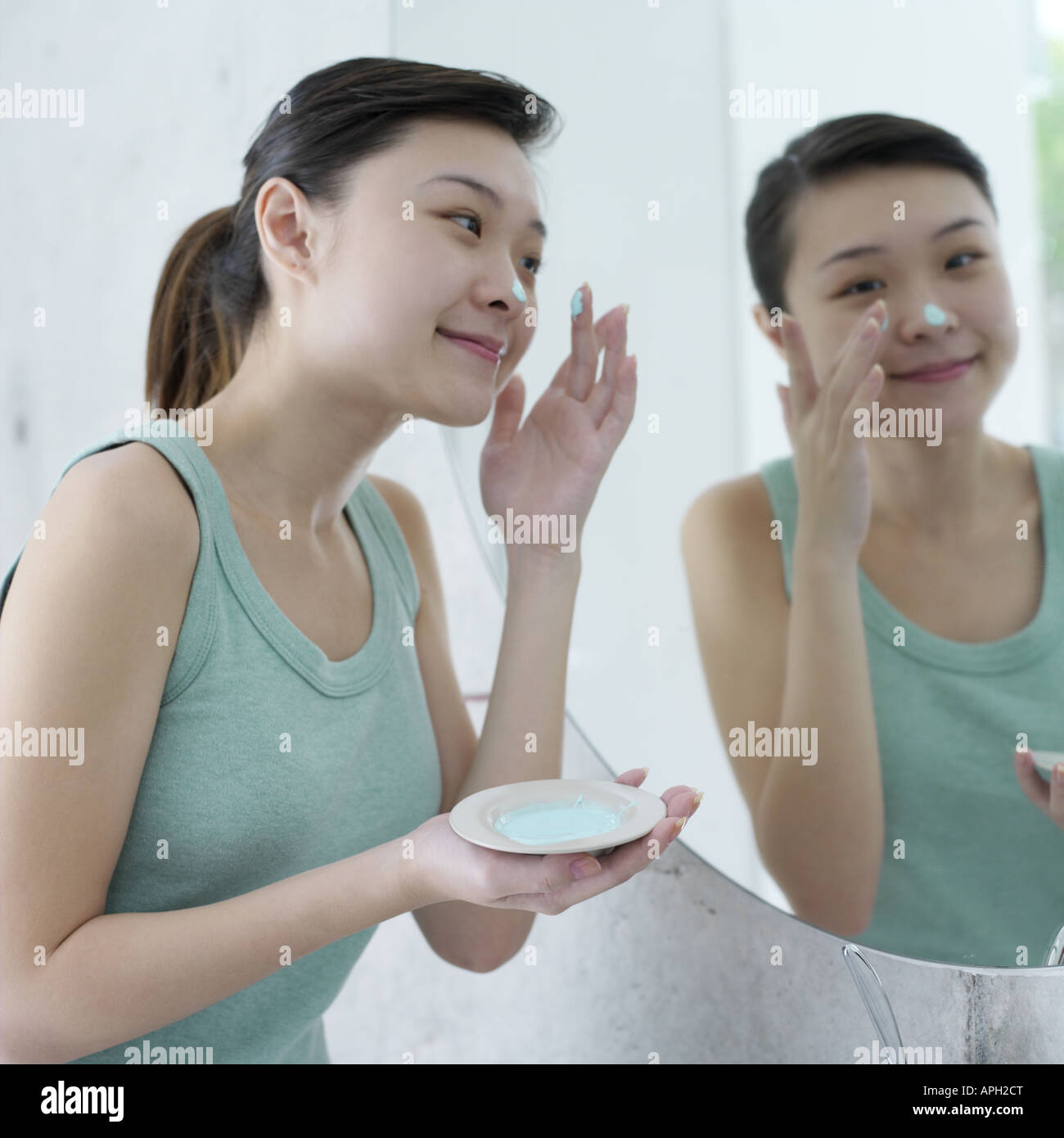 Face mask grooming hi-res stock photography and images - Alamy