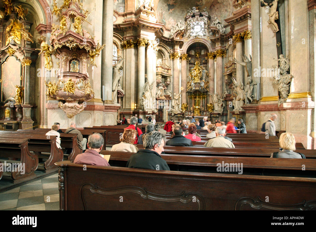 Church Congregation Sitting High Resolution Stock Photography And Images Alamy
