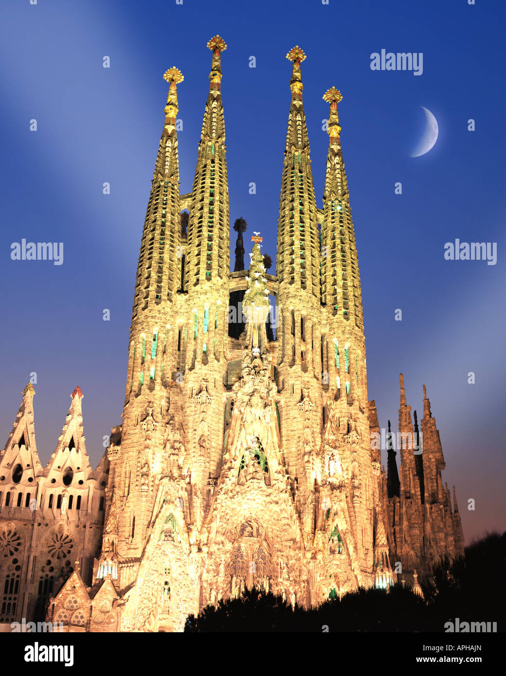 ES - BARCELONA: Temple de la Sagrada Familia by night Stock Photo