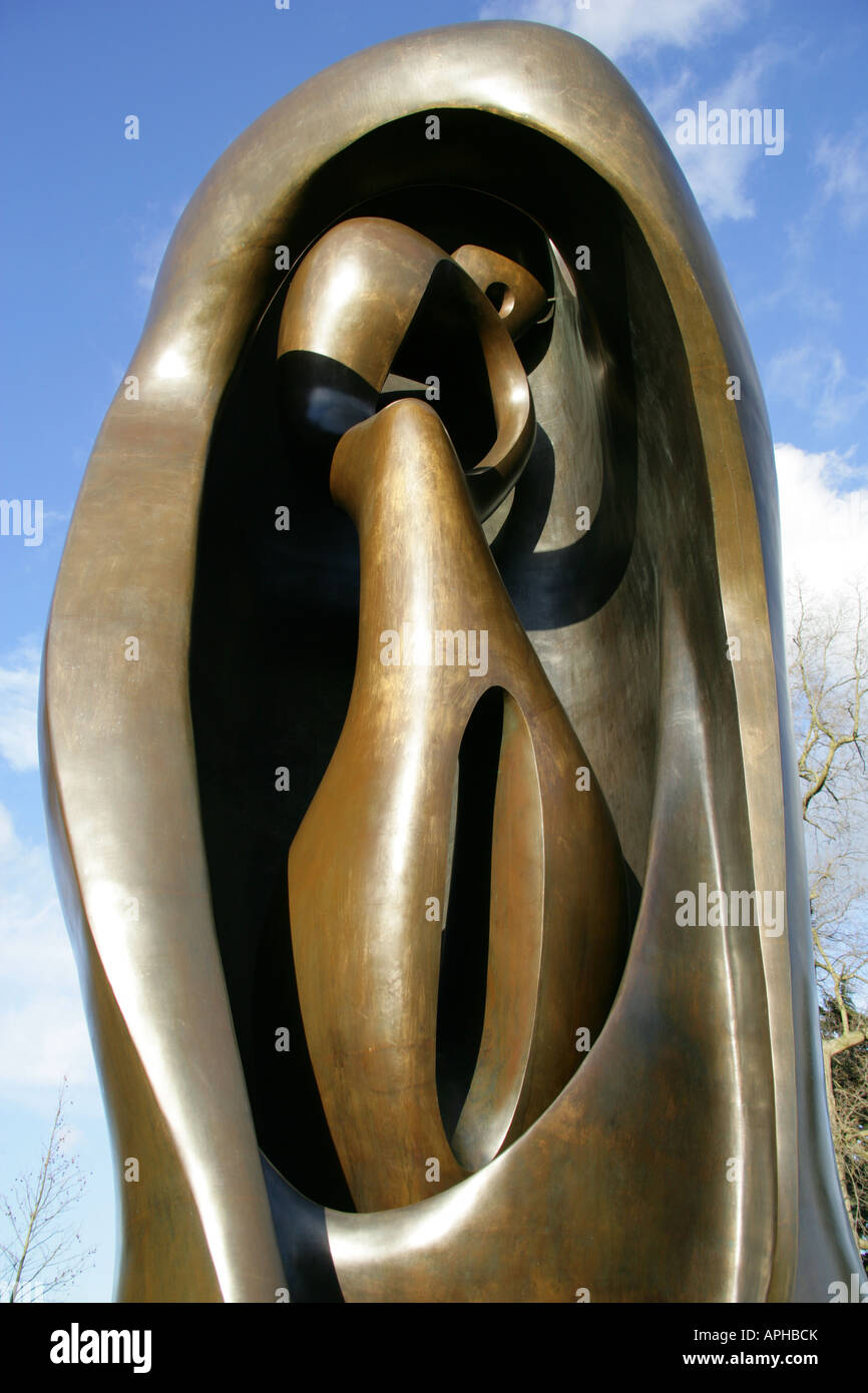 Large Upright Bronze Sculpture by Henry Moore Kew Gardens 2007 Stock