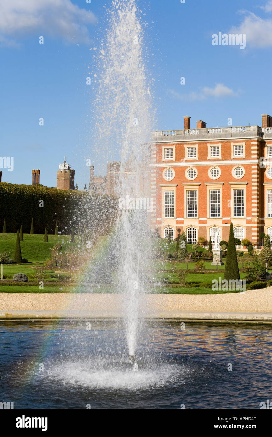 Sir Christopher Wren's south front of Hampton Court Palace, Greater