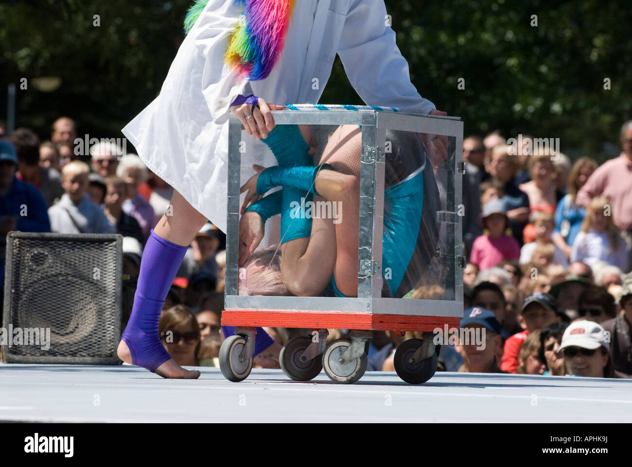 Contortionist box hi-res stock photography and images - Alamy