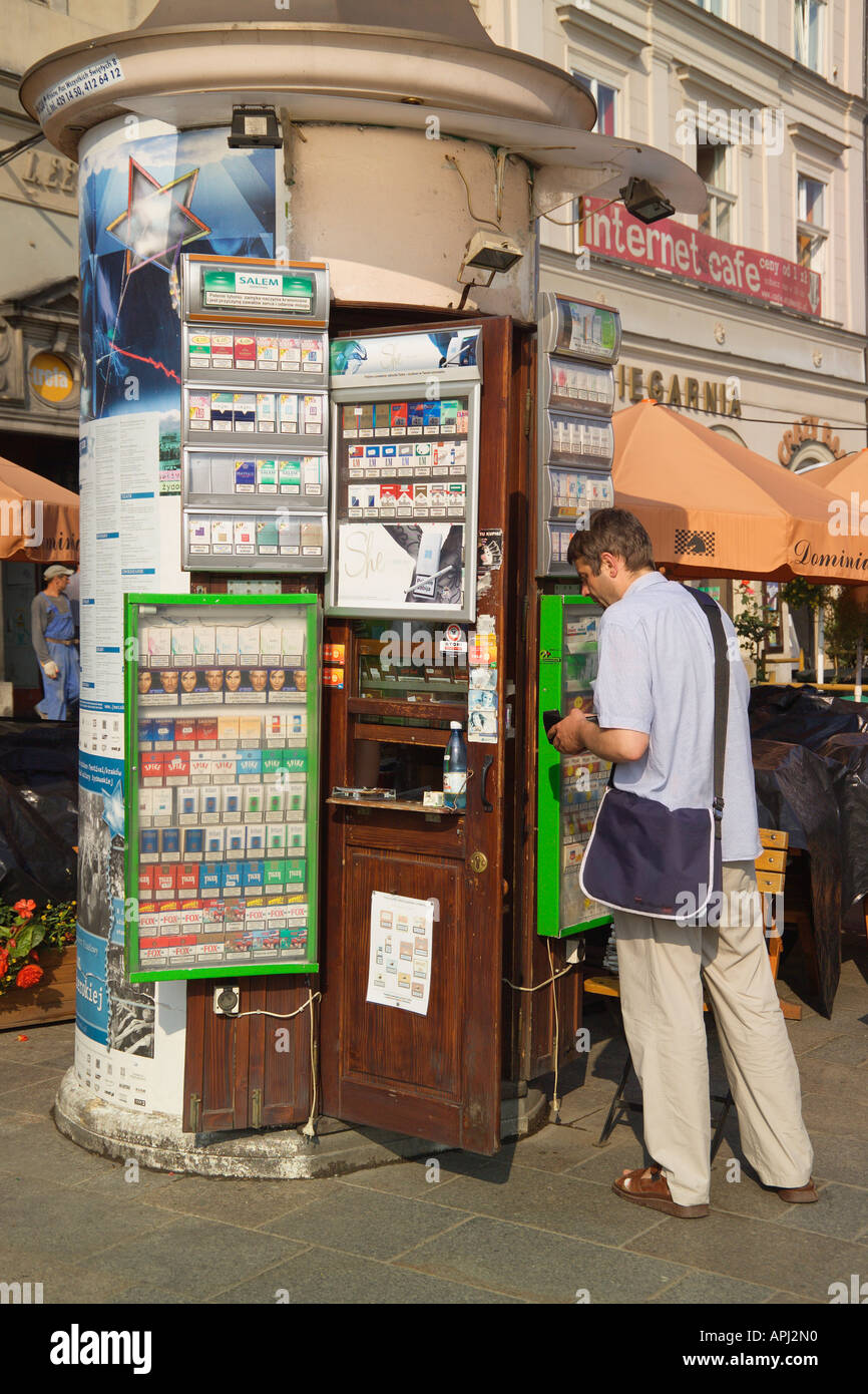 Cigarette kiosk hires stock photography and images Alamy