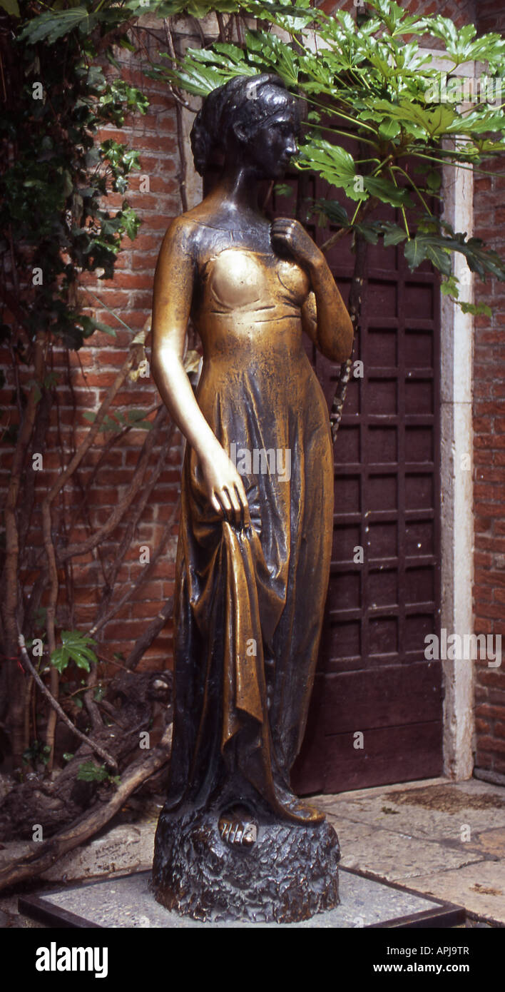 Statue of Juliette in the Casa de Giulietta Verona Italy From