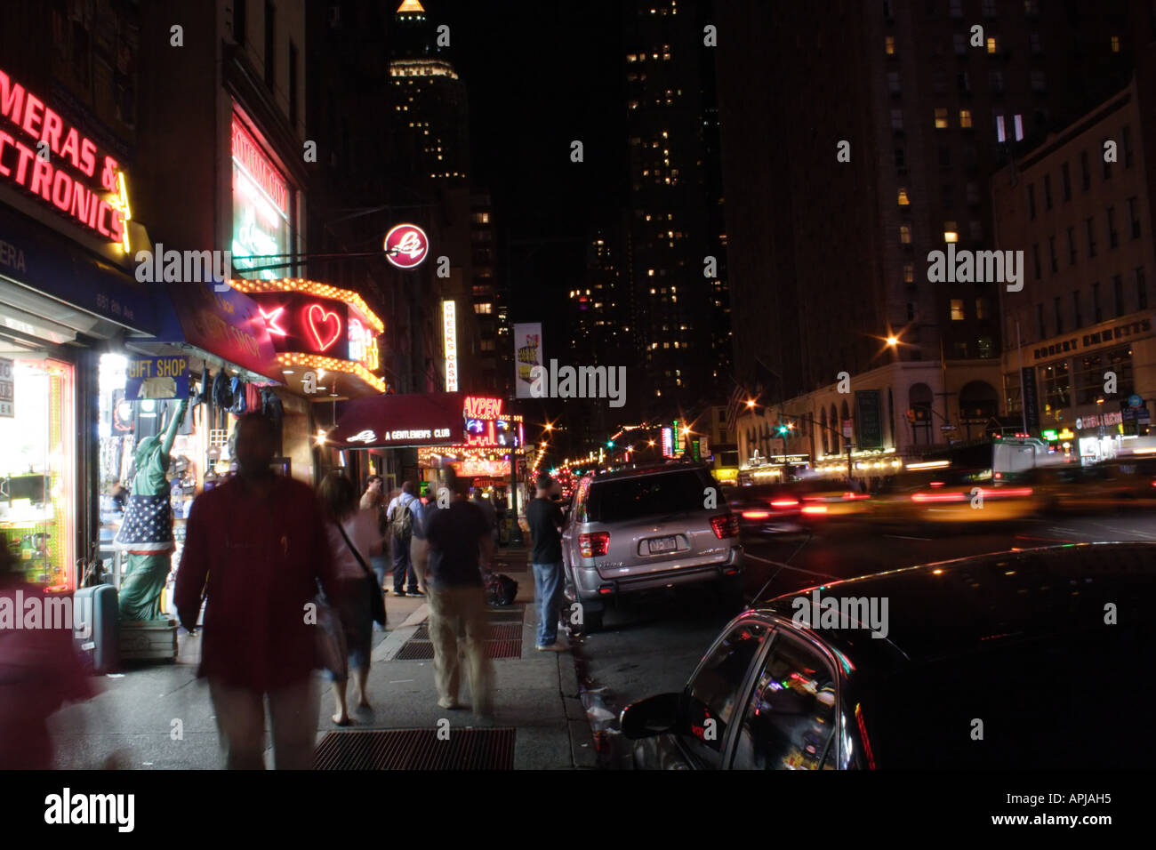 New York City street at night Stock Photo - Alamy