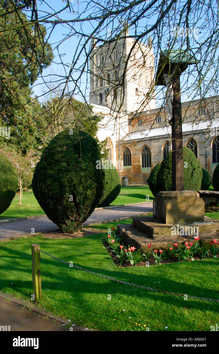 Spring colour, Abbey, Tewkesbury, Gloucestershire, England, UK, Europe Stock Photo