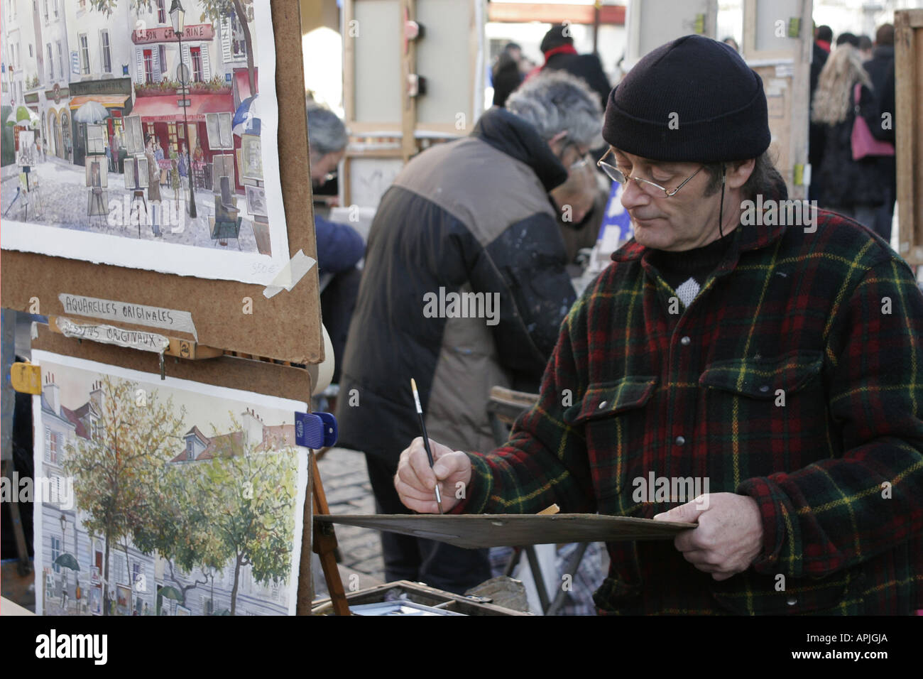 artists square Montmarte Place du Tertre Paris Stock Photo - Alamy
