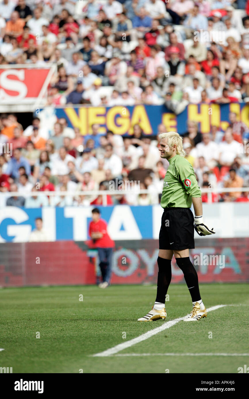 Canizares, goalkeeper of Valencia CF Stock Photo - Alamy