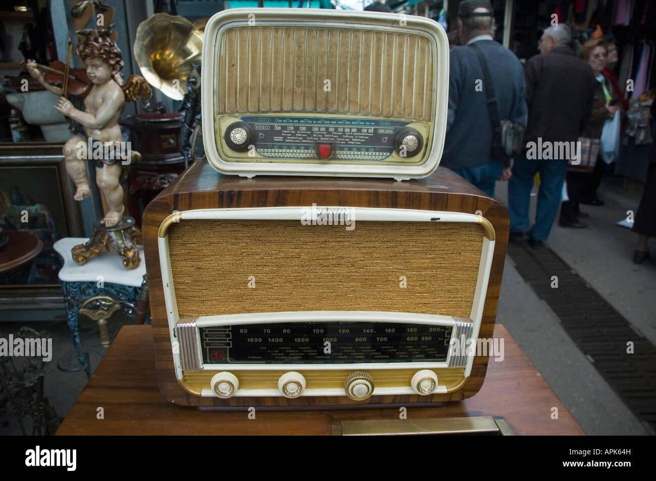 Old Radio in the Encants market, arcelona, Catalonia, Spain Stock Photo