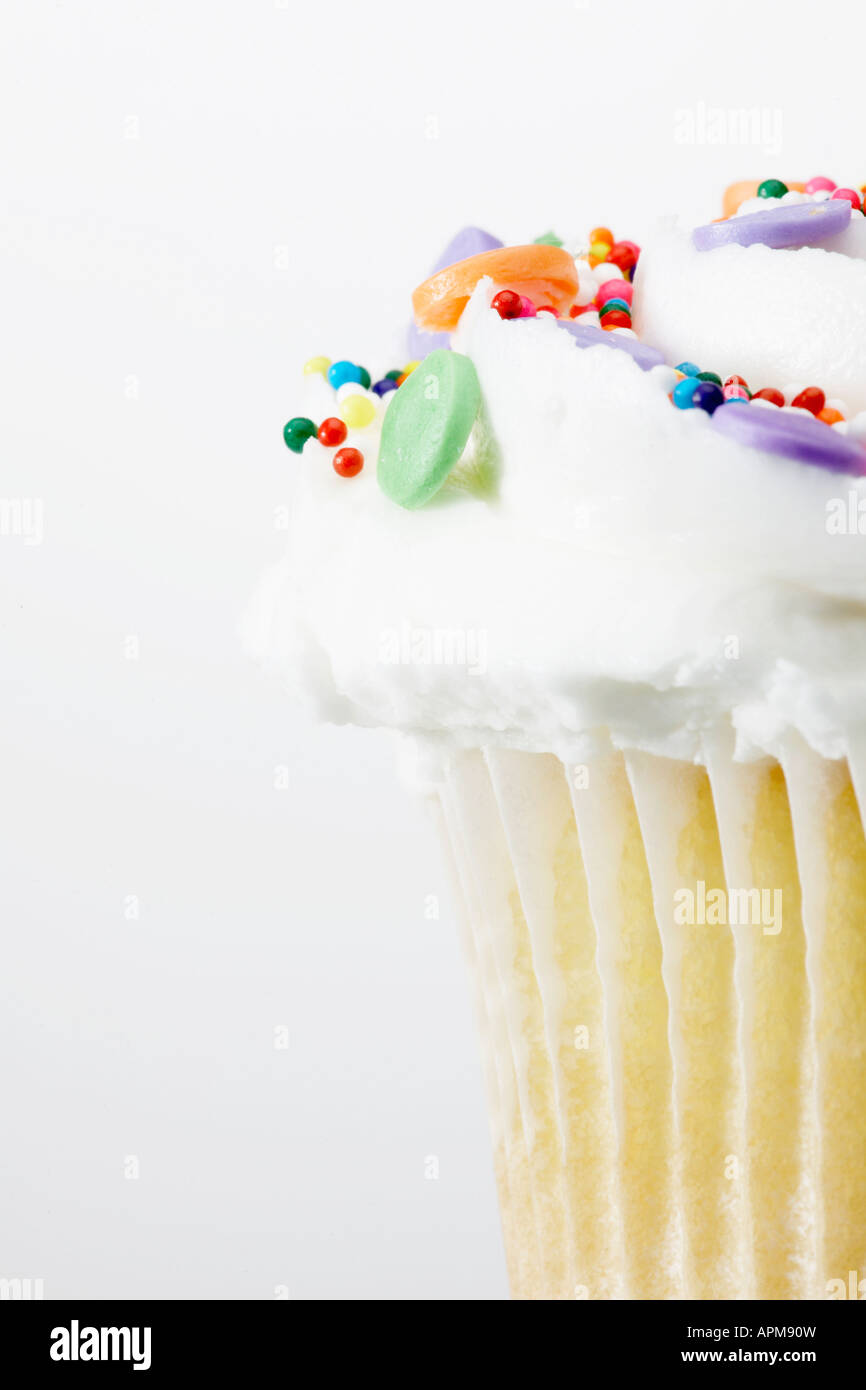 Cake with colorful sprinkles (close-up Stock Photo - Alamy