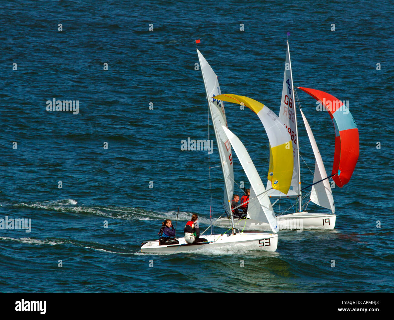Boats racing on water hi-res stock photography and images - Alamy