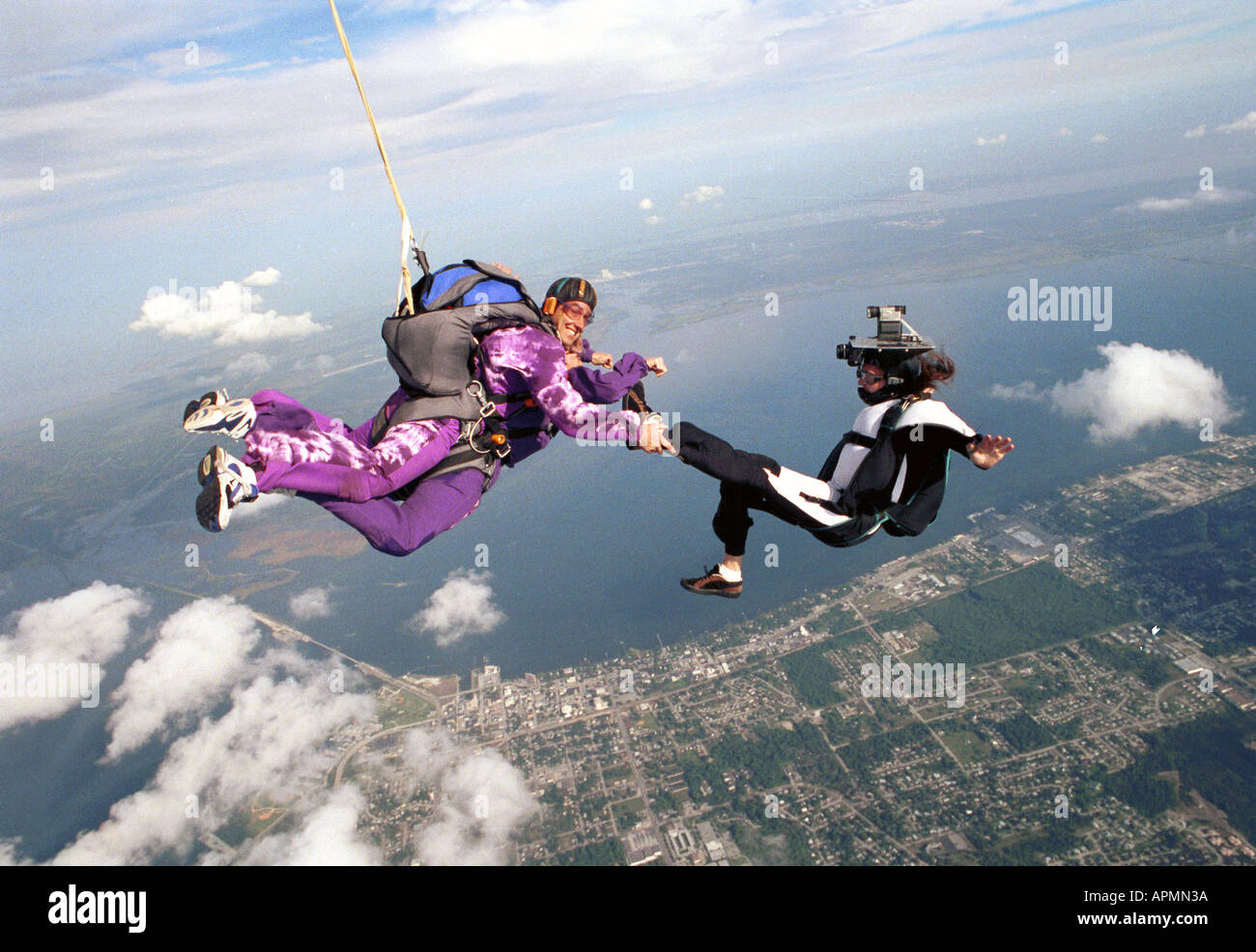 cameraman-filming-tandem-skydive-stock-photo-alamy