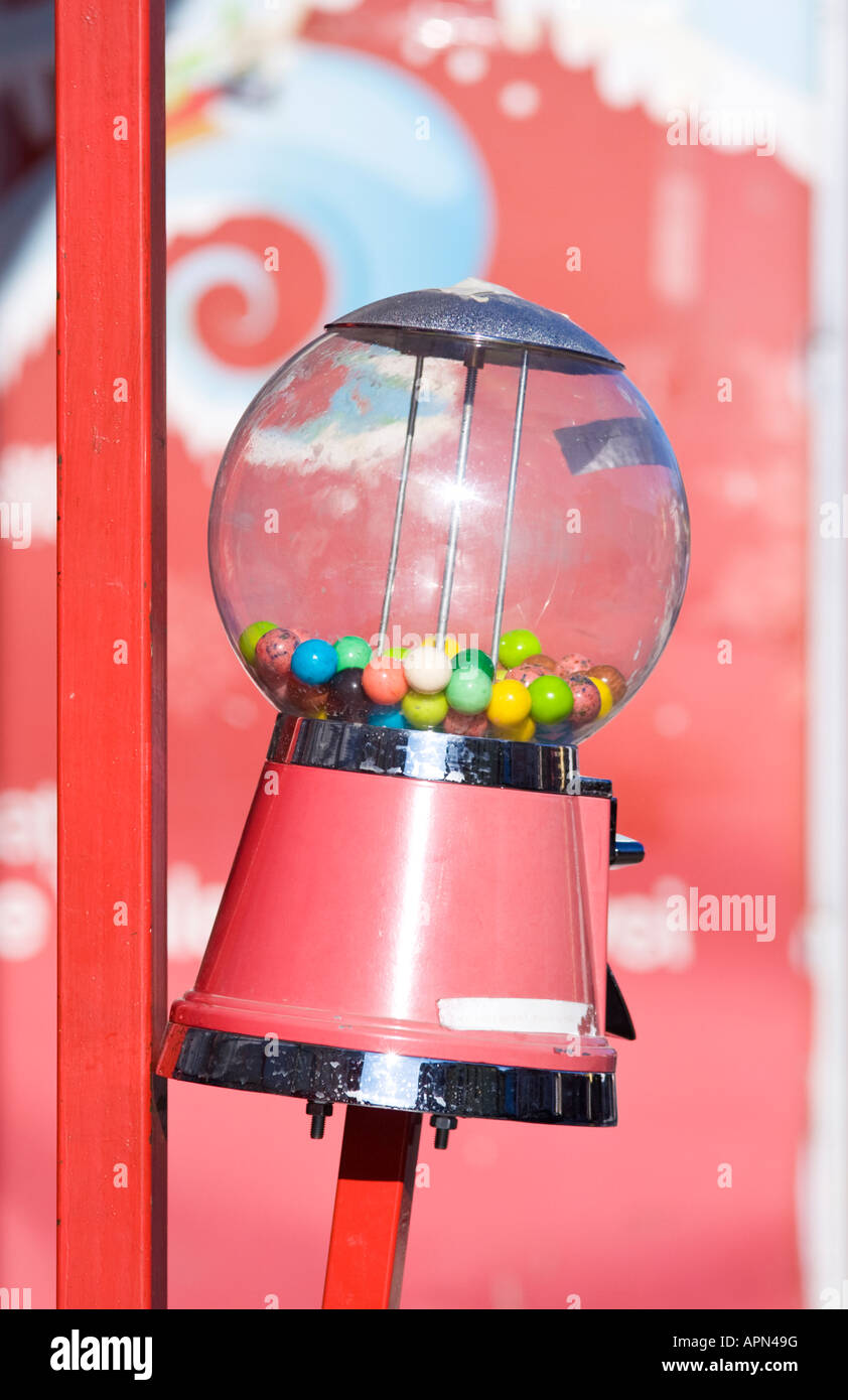 Chewing gum automat hi-res stock photography and images - Alamy