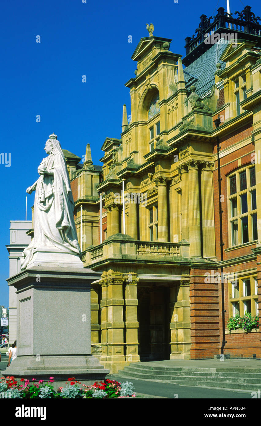 Queen Victoria statue and Town Hall Leamington Spa Warwickshire England