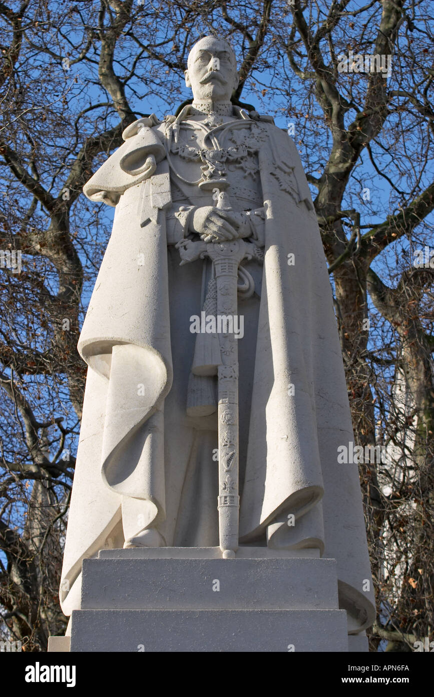 Statue of King George V at Westminster London England Stock Photo